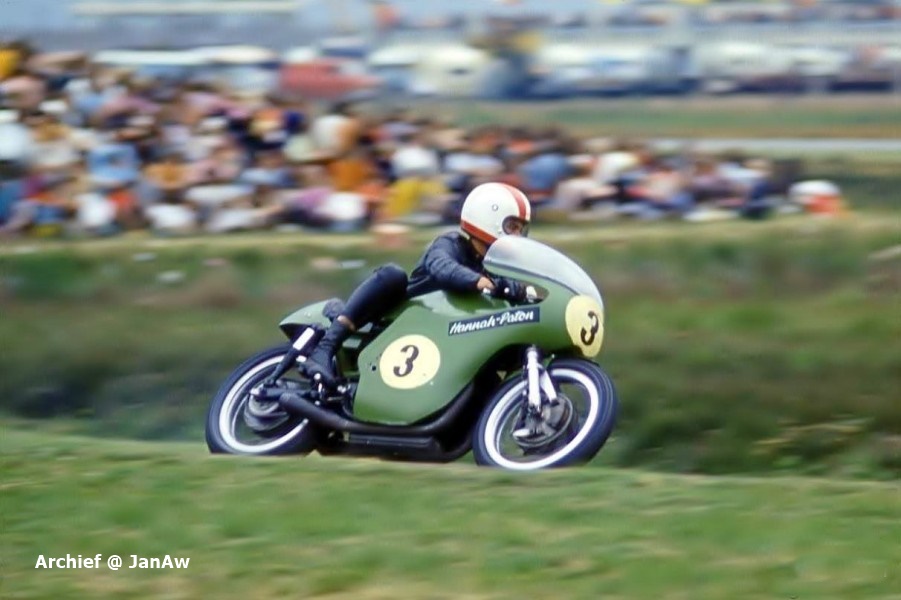 Dutch TT 1971
Billy Nelson Hannah Paton 500
