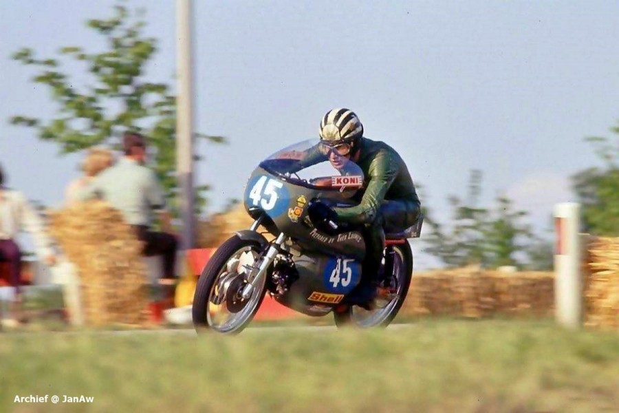 Tubbergen 1972
Theo Louwes Aermacchi 350cc
