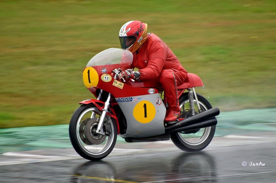 Classic GP Assen 2022
Giacomo Agostini MV Agusta in de regen
Schlüsselwörter: Assen