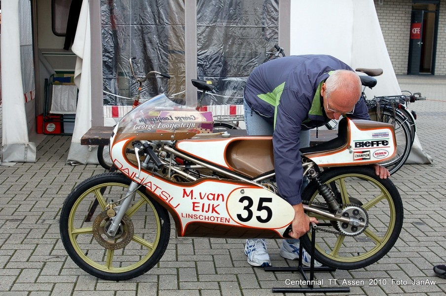Centennial Classic TT 2010 Assen
George Looijenstein Kreidler 50cc
