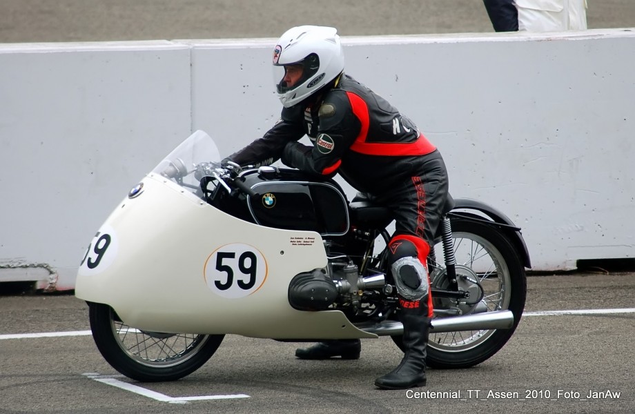 Centennial Classic TT 2010 Assen
Dieter Busch BMW-RS
