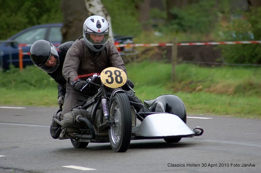 BMW Kneeler _ Klaas Looze & Ineke van Wensum
Ckassic Demo Holten 2010 (NL)
