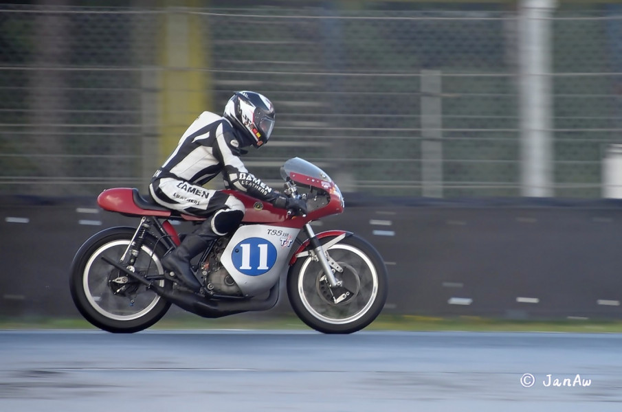 Classic GP Assen 2022
Mike van Aken Bultaco TSS350
Schlüsselwörter: Assen