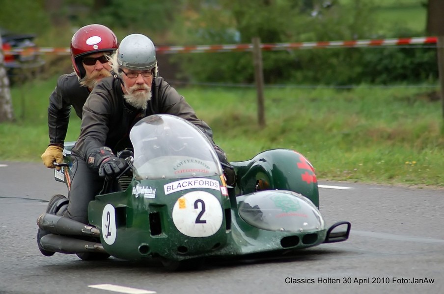 Weslake 900 V Twin 1972_Kobus Bouwman & Sam Kiers (ZZ Top)
Classic Demo holten (NL) 2010
