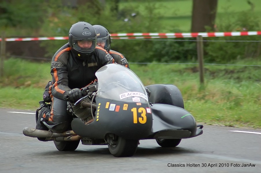 Moto Guzzo 950 V Twin _ Henk Jonker & Clara Spoorenberg
Henk Jonker _ Clara Spoorenberg
