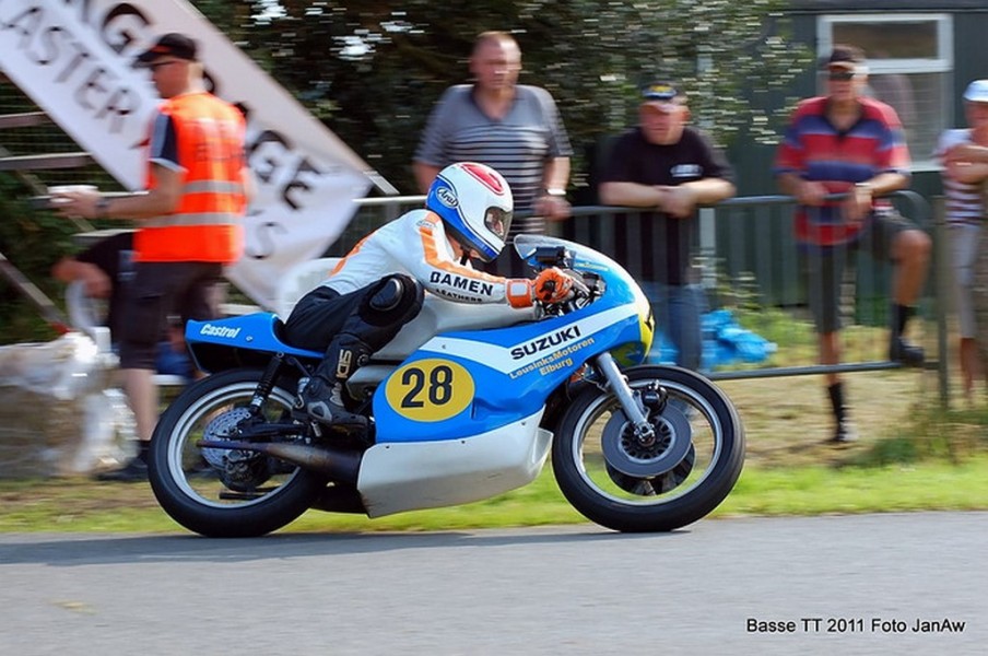 Suzuki XR05 2 Cyl. 500cc 2 Takt
Marcel Ankone Basse (NL) Classic TT 2011
