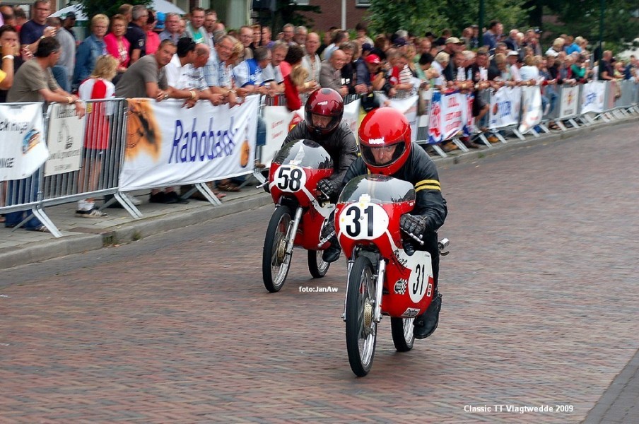 31_Dik Toersen Jamathi 1970_58_Eling Bouwstra Jamathi 1969
Classic TT Vlagtwedde (NL)
