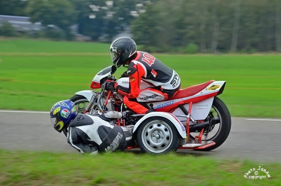 Gert Moes_Simon Bartels-Yamaha RD350 two-stroke
Luttenbergring (Raalte) 2020
