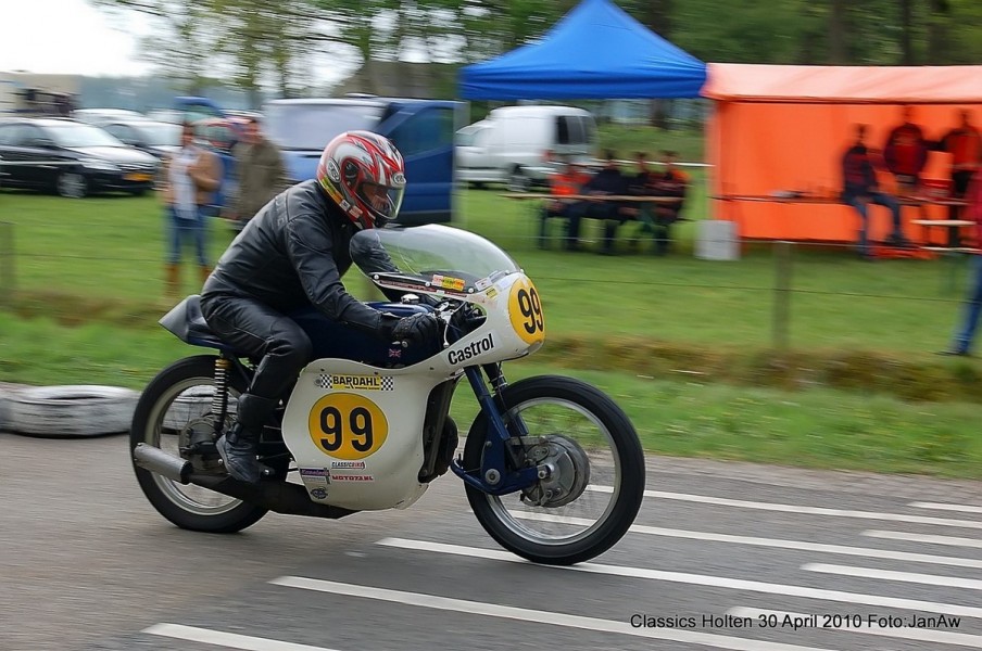 Greeves 250cc RCS Silverstone 1964_Ronald Vingerhoed
Classic Demo Holten (NL) 2010

