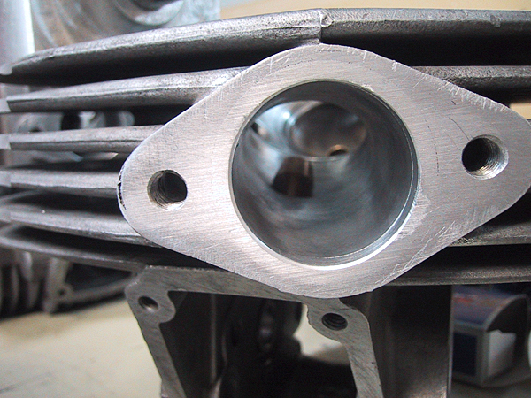DUCATI 750 IMOLA Short stroke rep Bore 86mm x Stroke 64.5mm 
1973 IMOLA Short stroke bike completely re-create by COLLEZIONE-GIAPPONE
More at http://www.collezione-giappone.com/cgg/bike/index.html

Schlüsselwörter: DUCATI IMOLA 750SS ROUNDCASE BEVEL NCR DESMO ITALY RACING HISTORIC L-TWIN