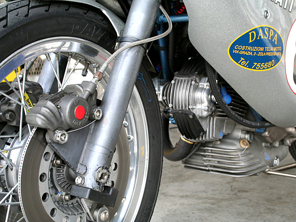 DUCATI 750 IMOLA Short stroke rep Bore 86mm x Stroke 64.5mm 
1973 IMOLA Short stroke bike completely re-create by COLLEZIONE-GIAPPONE
More at http://www.collezione-giappone.com/cgg/bike/index.html

Schlüsselwörter: DUCATI IMOLA 750SS ROUNDCASE BEVEL NCR DESMO ITALY RACING HISTORIC L-TWIN