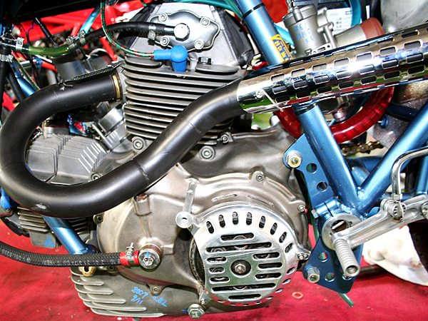 DUCATI 750 IMOLA Short stroke rep Bore 86mm x Stroke 64.5mm 
1973 IMOLA Short stroke bike completely re-create by COLLEZIONE-GIAPPONE
More at http://www.collezione-giappone.com/cgg/bike/index.html

Schlüsselwörter: DUCATI IMOLA 750SS ROUNDCASE BEVEL NCR DESMO ITALY RACING HISTORIC L-TWIN
