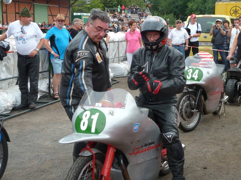 Die Ex Mike Hailwood NSU Max von Jan Kostwinder hat bis Heute das Laufen nicht verlernt.
