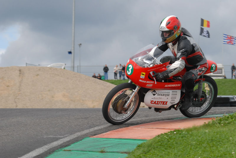 Historic Motos Ardennais à Mettet
