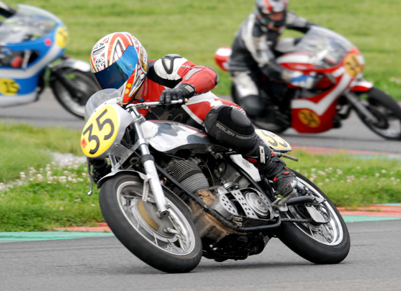 Historic Motos Ardennais à Mettet
