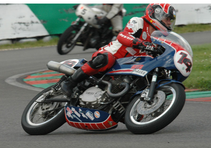 Historic Motos Ardennais à Mettet
