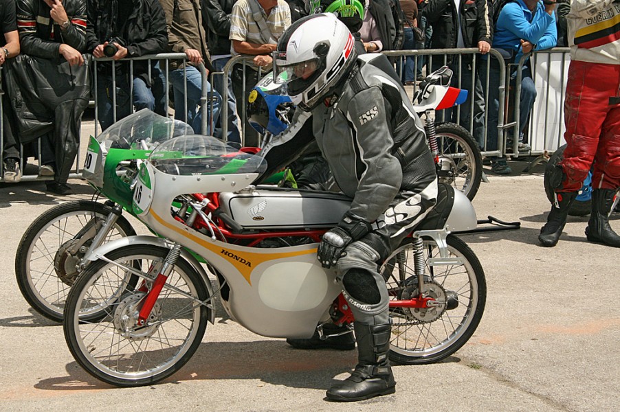 Wim Heeroma
HONDA 50 RC112 R   1962
