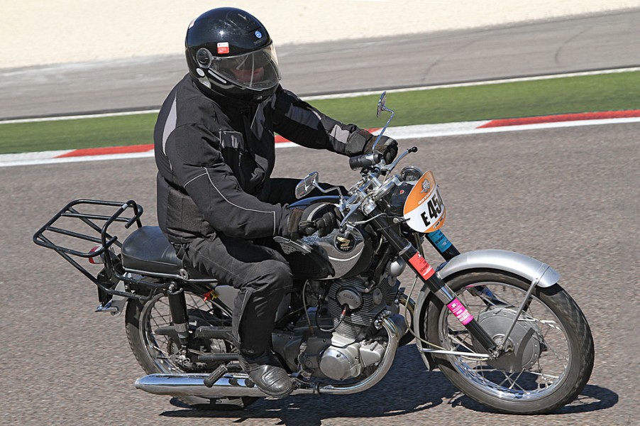 Philip Lou
HONDA 250 CB72   1961
