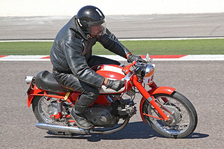 Fabrice Ibanez
HARLEY DAVIDSON 250 Alaverde   1964
