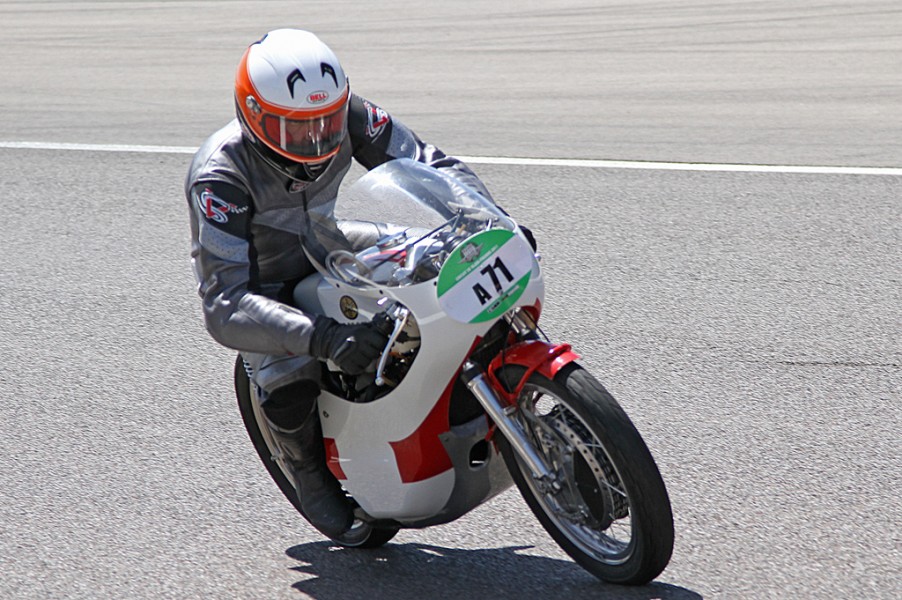 Thibault Muster
YAMAHA 250 TZ A   1973
