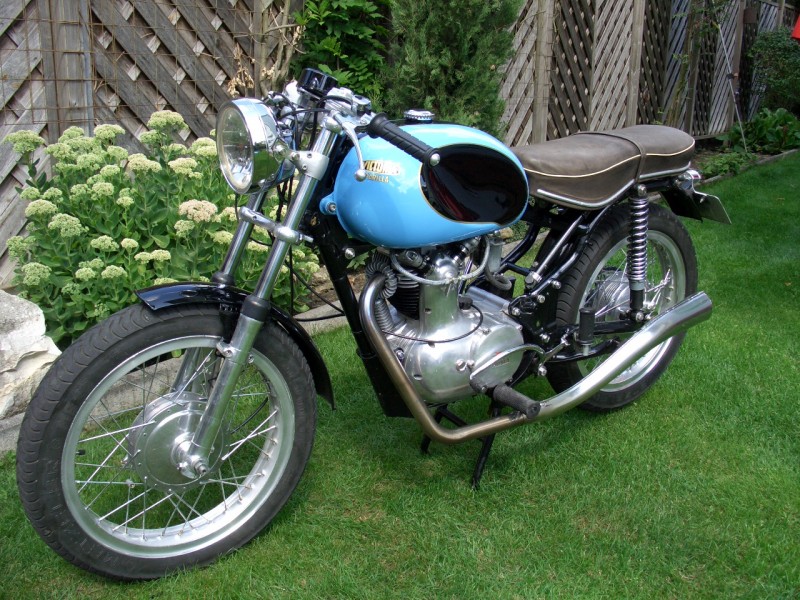Victoria - Parilla 175 ccm
