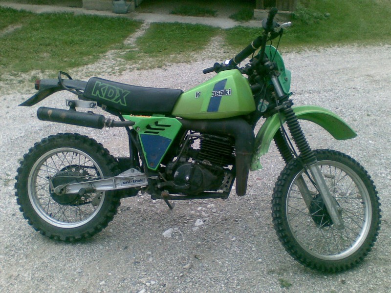 KDX 420 Bj.:81

Kawasaki KDX Bj.:81 mit Strasen Zulassung
