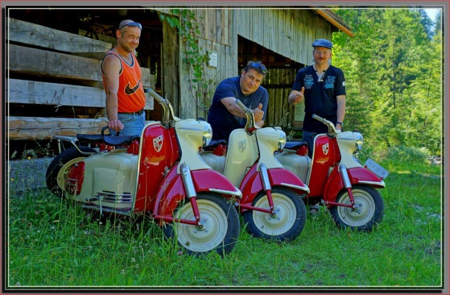 ..Altblech Made in Alpenrepublik..
..ein Teil unserer Roller der Puch Freunde Steyrtal..
Schlüsselwörter: Puch 150 SR