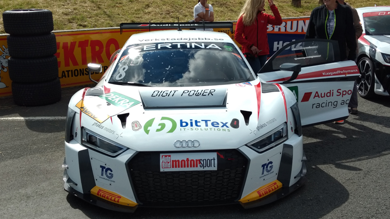 Audi R8 LMS von Mikaela Ahlin-Kottulinsky, die Enkelin von "Freddy Kottulinsky".
