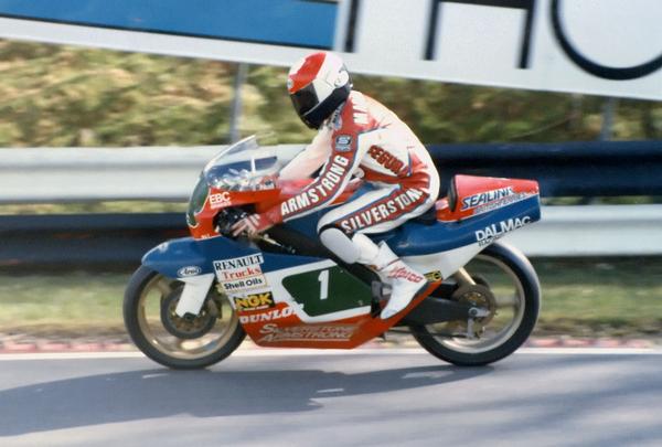 Armstrong CF250
Niall MacKenzie 1986, Teamkollege war Donnie McLeod, beide aus Schottland.
Donnie fuhr das beste Resulatat mit einer CF250 ein.
Er wurde Zweiter hinter Sito Pons beim GP Belgien, Spa, 1986.
