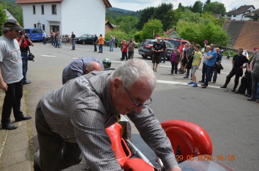 die Castellas mußten schieben..
