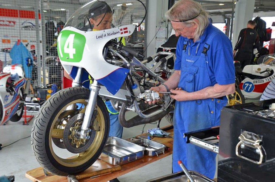 Bartol  250ccm EX Gustl Auinger  die hatten richtig Probleme.
