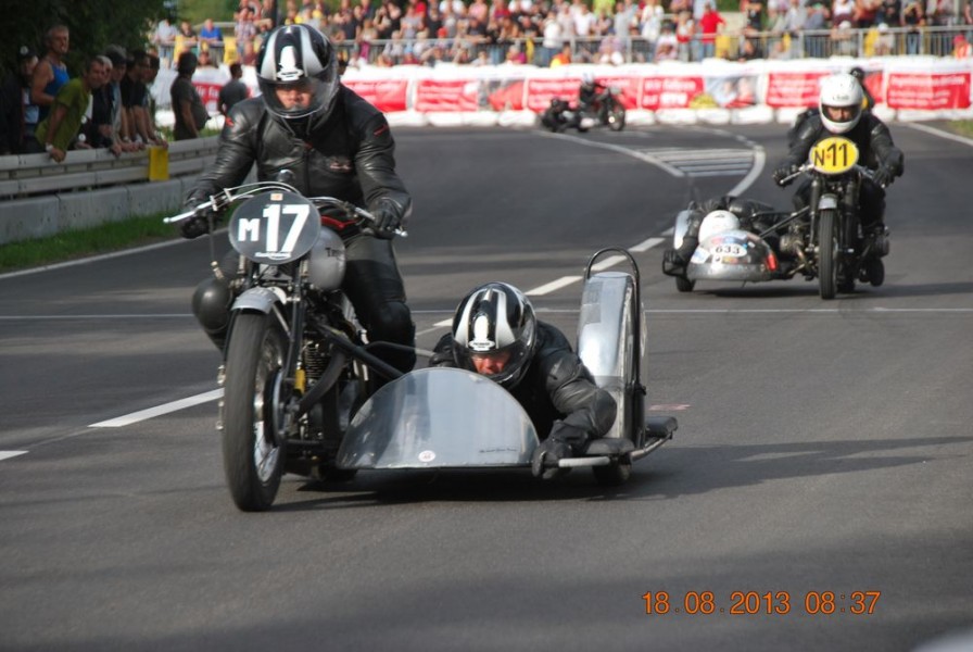 Schottenring Classic Grand-Prix 2013
Michael Braun/Claus Braun - Triumph Thunderbird
