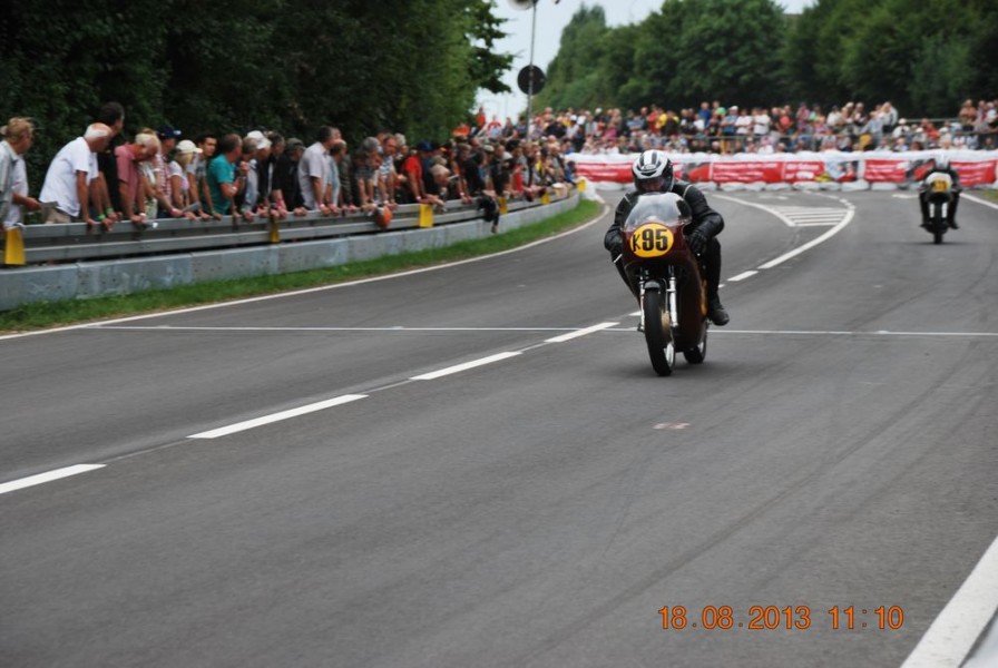 Schottenring Classic Grand-Prix 2013
Karl Frohnmayer - Matchless (nicht verwandt mit dem Webmaster :))
