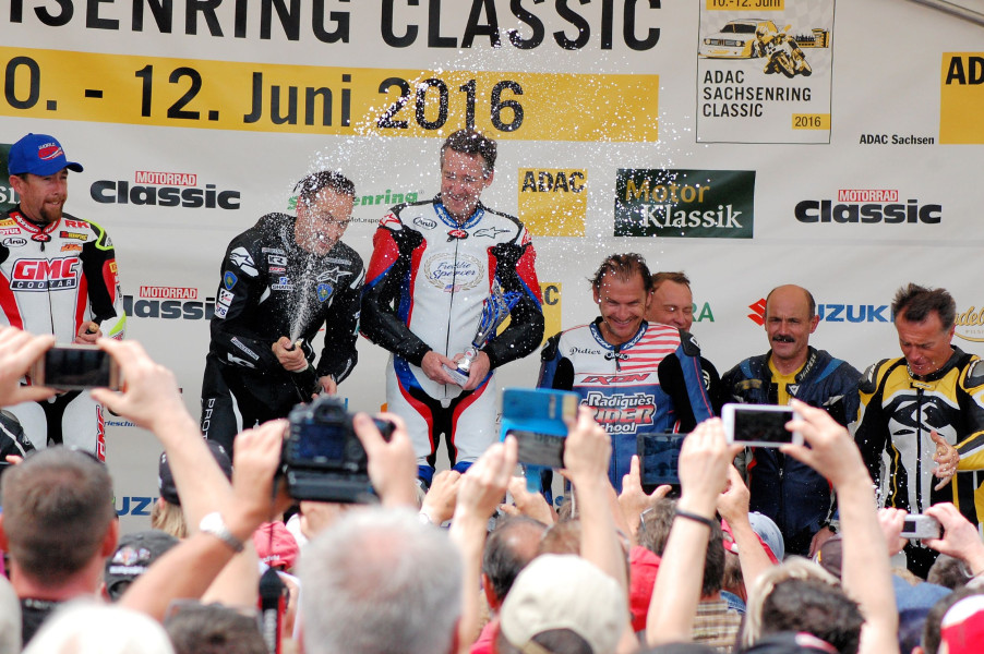 Sachsenring Classic 2016
Siegerehrung mit Freddy Spencer 
