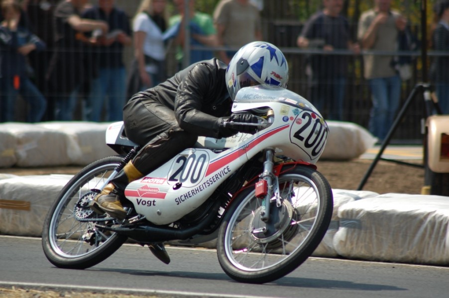 Arnim Vogt Simson EB 1972
Jubiläumsrennen Autobahnspinne Weixdorf Mai 2013
Schlüsselwörter: Peter Wolf