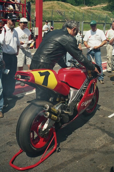 Cagiva V591 V4 v. Eddie Lawson 1991
Cagiva V591 V4 Spa-Francorchamps 2006
Schlüsselwörter: Peter Wolf