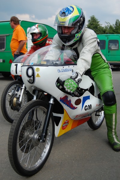 Gerold Meißner
Der Pirnaer Gerold Meißner am Sachsenring 2010.
Schlüsselwörter: Peter Wolf