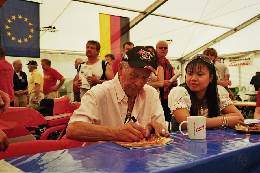 Phillip William „Phil“ Read (GB)
Phil Read errang insgesamt sieben WM-Titel, fünf auf Yamaha und zwei auf MV Agusta.
Schlüsselwörter: Peter Wolf