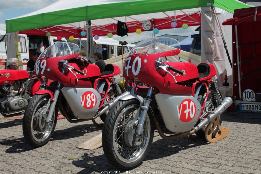 Ducati-Rennmaschinen aus Italien 
