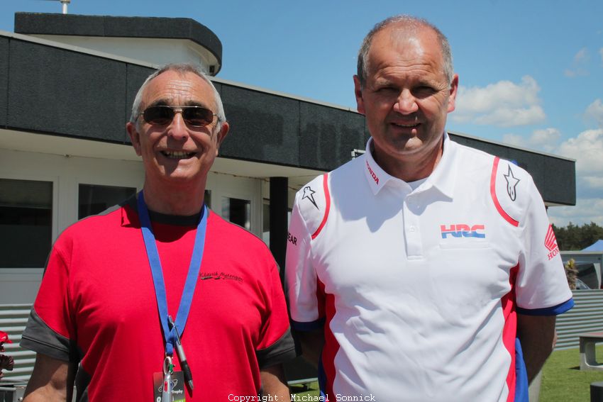 Veranstalter Manfred John (links) mit Adi Stadler von Honda 
