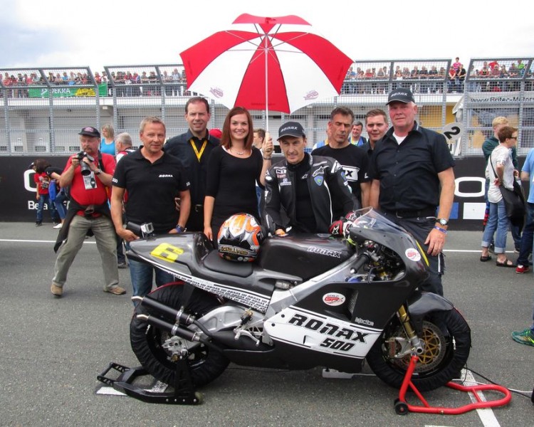 ADAC Sachsenring Classic 2016
Jeremy McWilliams gewann am Sonntag das zweite Rennen auf der Ronax 500 ccm
