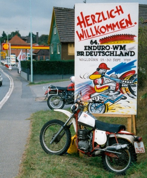 September 1989 bei den Sixdays in Badisch Sibirien: 1976 Maico GS250, das auf der Sitzbank ist Rauhreif
