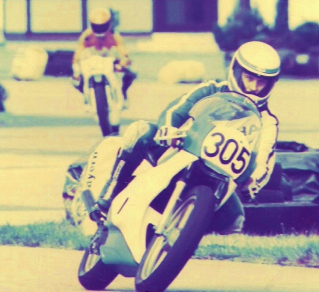 Klaus Feldmeier Straubing Flugplatzrennen 1985
Yamaha TZ350G Platz 8 in Straubing
