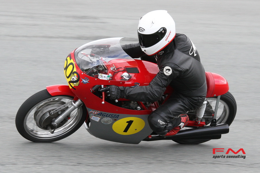 Motorsportlegenden 50/60er-Jahre
Lucio Castelli MV Agusta 3   500/4
