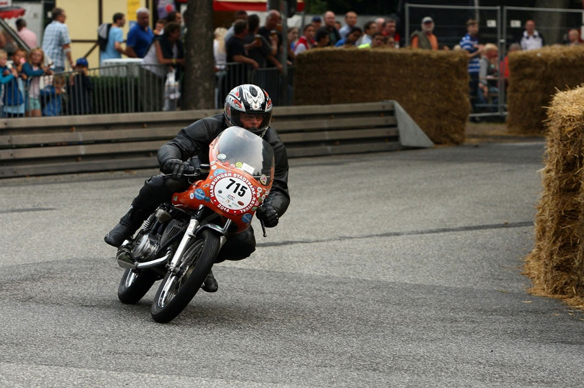 13. Hamburger Stadtpark-Revival
Dietmar Jahnsch - Suzuki GT250 Cup
Foto: PIXELrace.de
