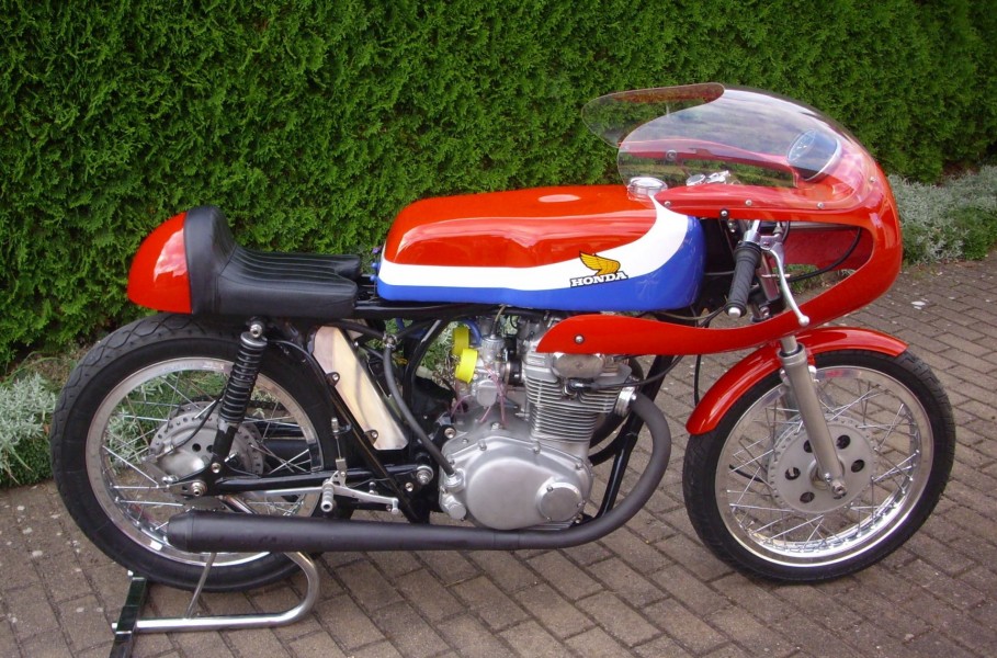 HRC Honda CB 250 CBY-K0
Neuaufbau eines Classic Racers mit ausschließlich Original Teilen
