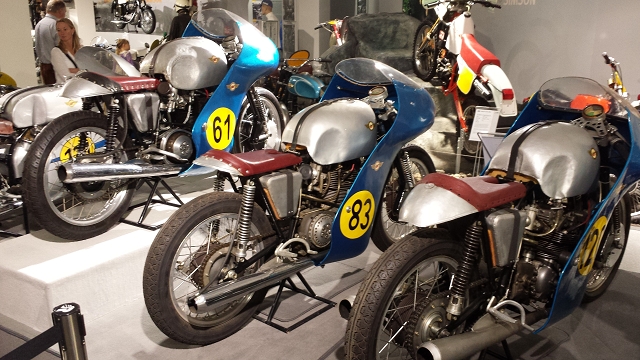 Original SIMSON Rennmaschinen
von links: RS 350/7; RS 250/5; RS 250/6
Exponate des Museums in Suhl 2014
