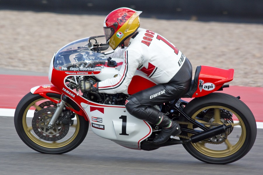 Giacomo Agostini / ITA / Yamaha YZR 750 OW31 / 1977
Sachsenring Classics 2017

Mehr Fotos hier: https://www.flickr.com/photos/96369108@N08/albums/72157687705456996
