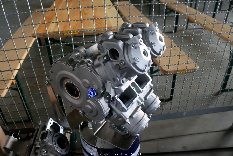 2025_SaRi_Yamaha-Heritage_04.jpg