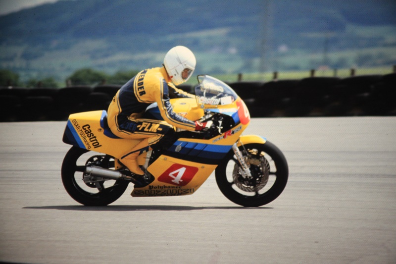 Colmar Berg 1985
Ernst Gschwender auf Suzuki GSX-R-750
